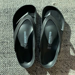 Black Birkenstock size 39, like new condition.